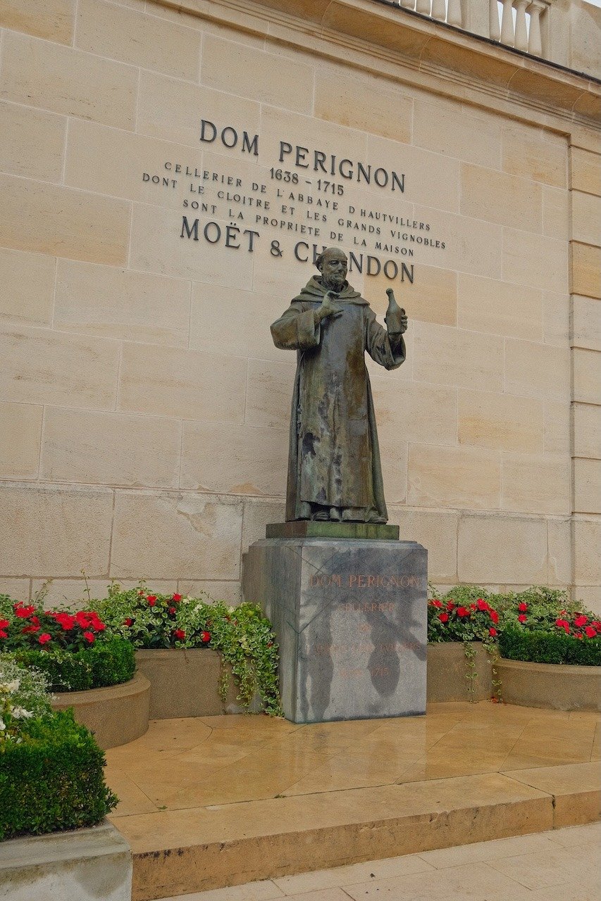 Dom Perignon Statue_Epernay