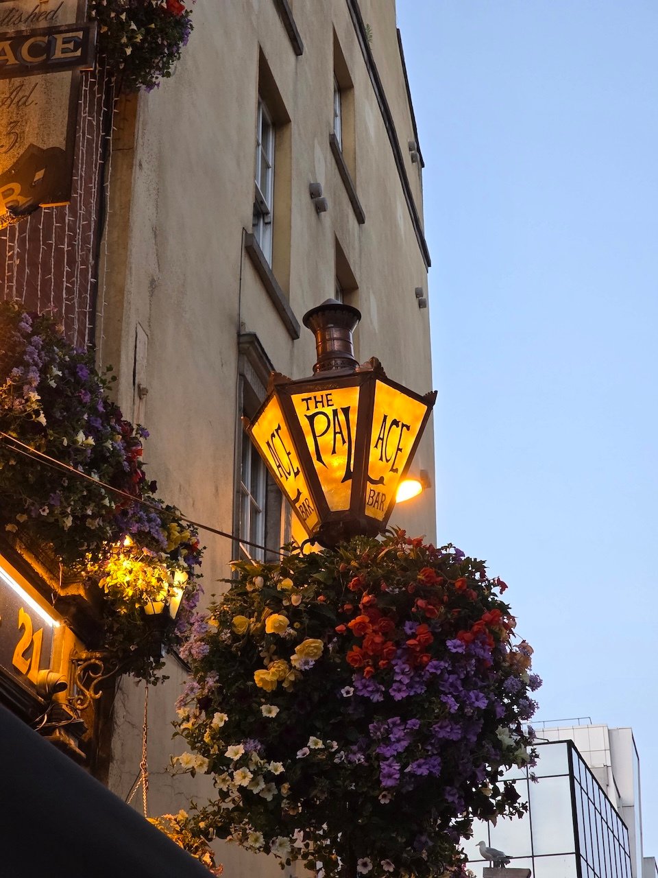 The Palace Bar_Lamp Sign_Temple Bar_Dublin